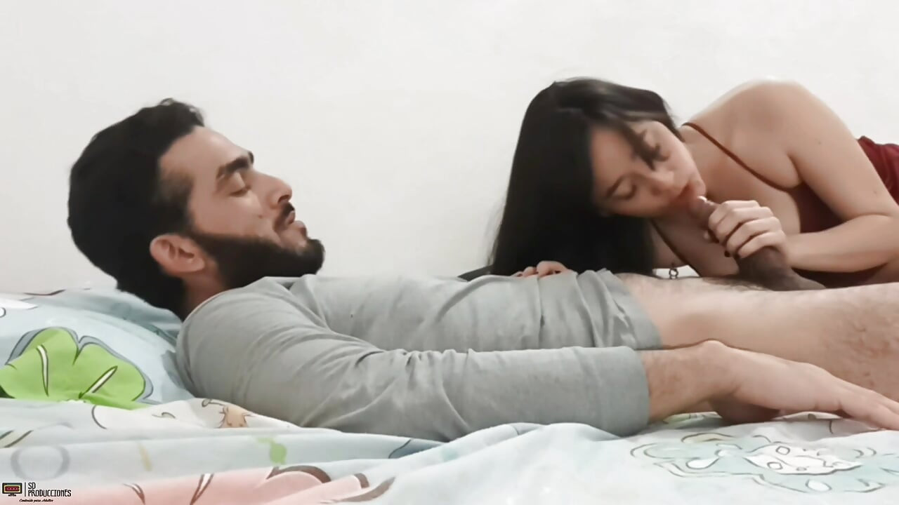Καυλιάρα θετή κόρη κάνει το καλύτερο δώρο γενεθλίων - Πορνό στα αγγλικά