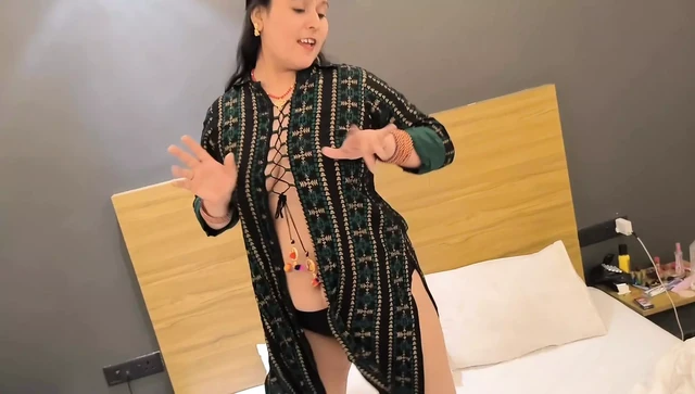 Desi girl Puja baby take morning shower