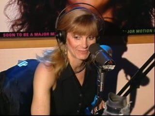 Los besos y masajes de popa de Howard son el culo de Gretchen Becker (actriz).