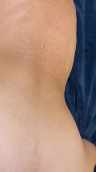 Горячая бабуля жестко кончает для анального траха и грязного разговора