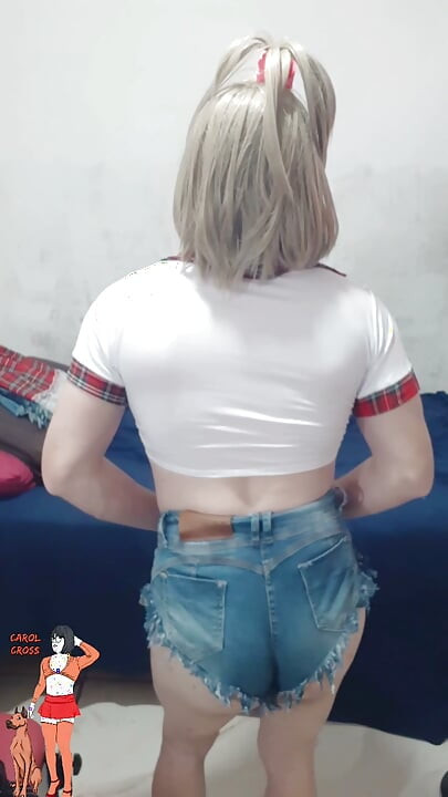 Short jeans curto e cavado