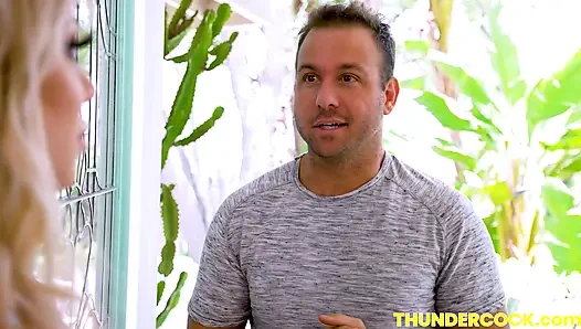 Sexy AF Karma RX fickt und lutscht einen DONNERSCHWanz!