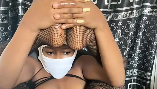 Semua menghantui vagina kecilku