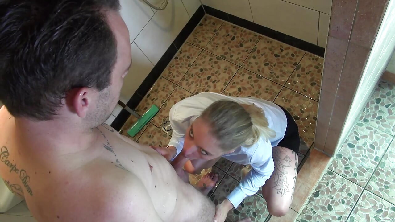 Рабыня Cheffie Shot наказывает Melody Pleasure