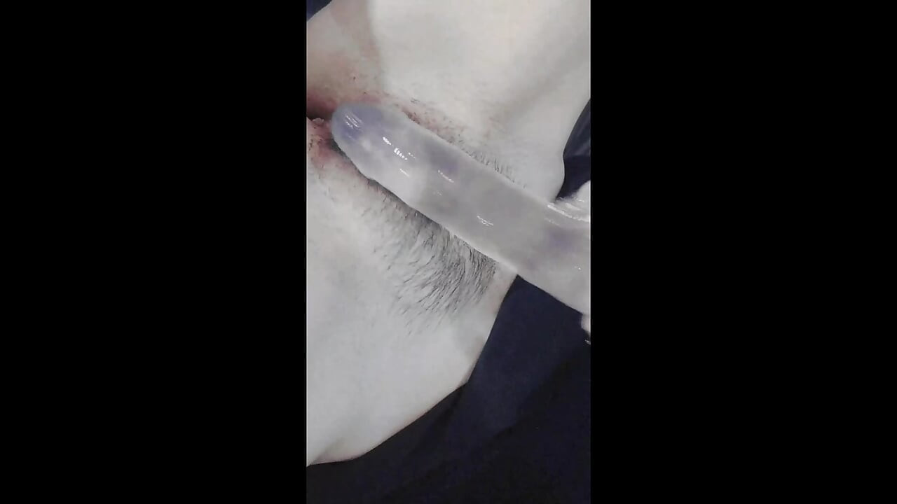Sesiune lungă de sexting cu subtitrări - Fată goth slabă își arată lenjeria și termină cu orgasm