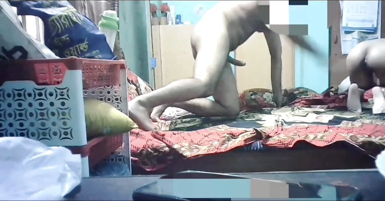 Desi 18letá nadržená přítelkyně poprvé drsný sex (část 2)