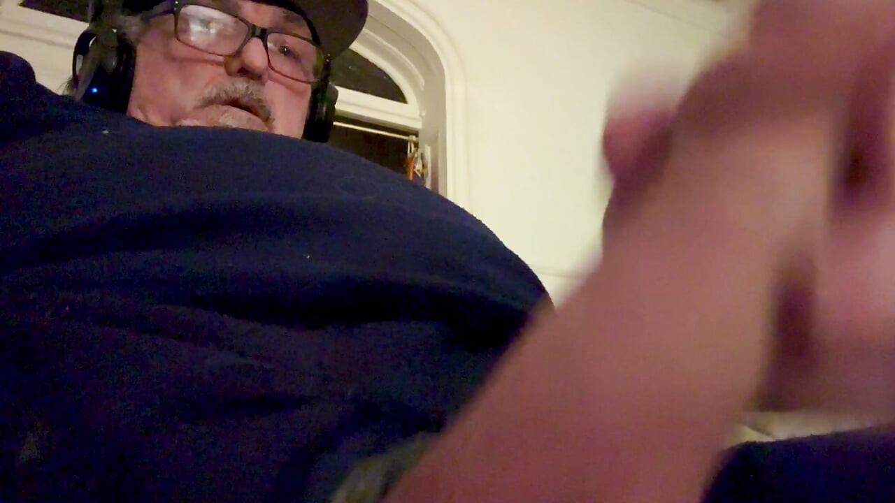 daddy’s penis ejaculates