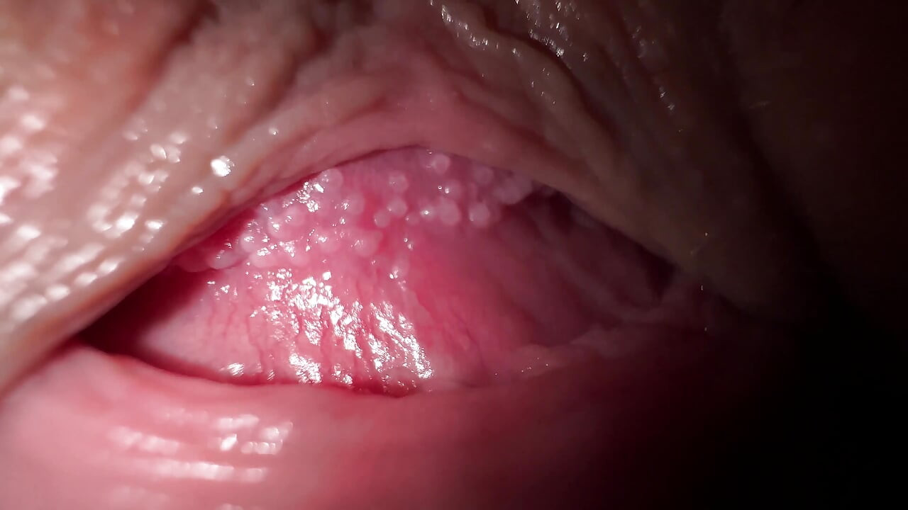 Ngentot hot close up dengan jari di pantat dan muncrat di dalam memek
