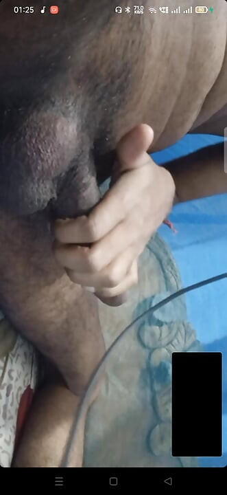 Video call par baat karte hue muth mara