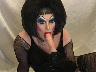 Drag Queen Slut inserts anal beads then cleans them off