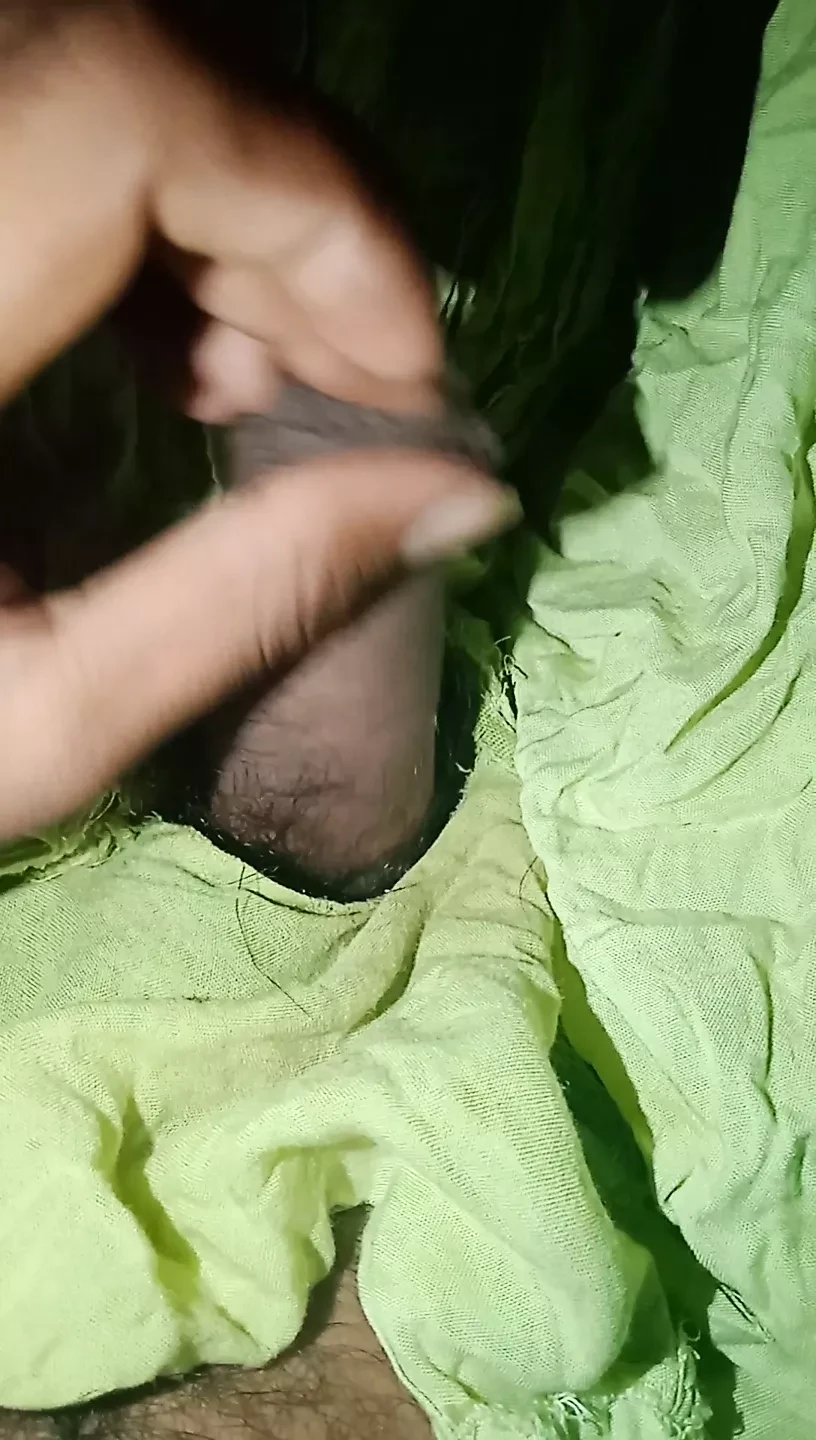 拥有美妙曲线的熟女正在锻炼和做爱