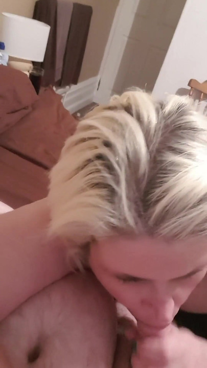 Snažan trenutak iz "Pušenje kurca u swingers hotelu - Teaser"