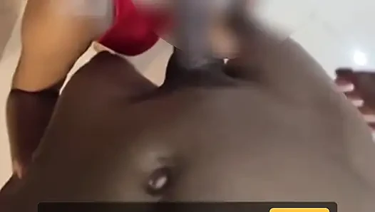Schneller blowjob und sex im hotelzimmer mit wunderschönem indischem mädchen