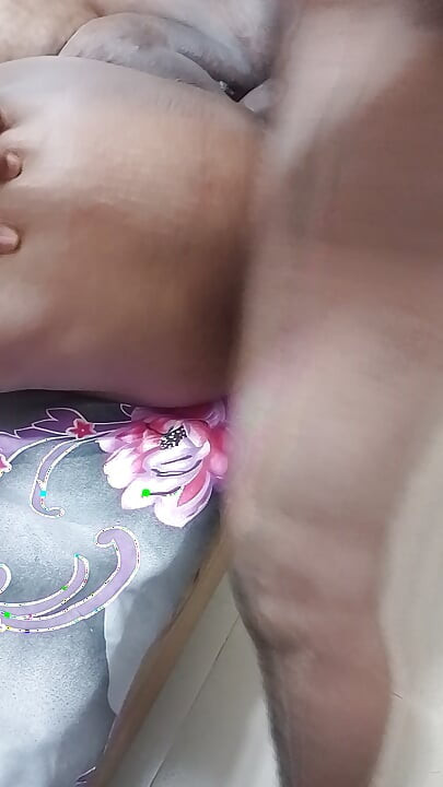 Unajmio sam Indijku, odveo je kući i pojebao je