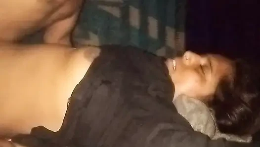 Desi bhabhi ki hard chudai chut se pani nikal diya