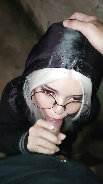 I Took the Blonde White Moon Vip to the Building She Sucked My Dick and I Came in Her Face