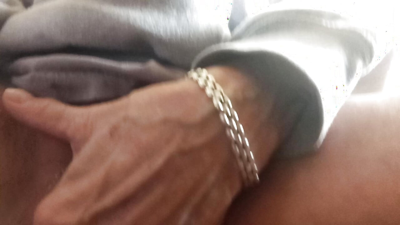 Fingering my pussy hole