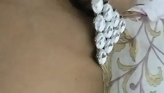 Sexy Bhabhi Ki Hardcore Sex Heiße Brustwarzenbrüste Chut Ki Garmi