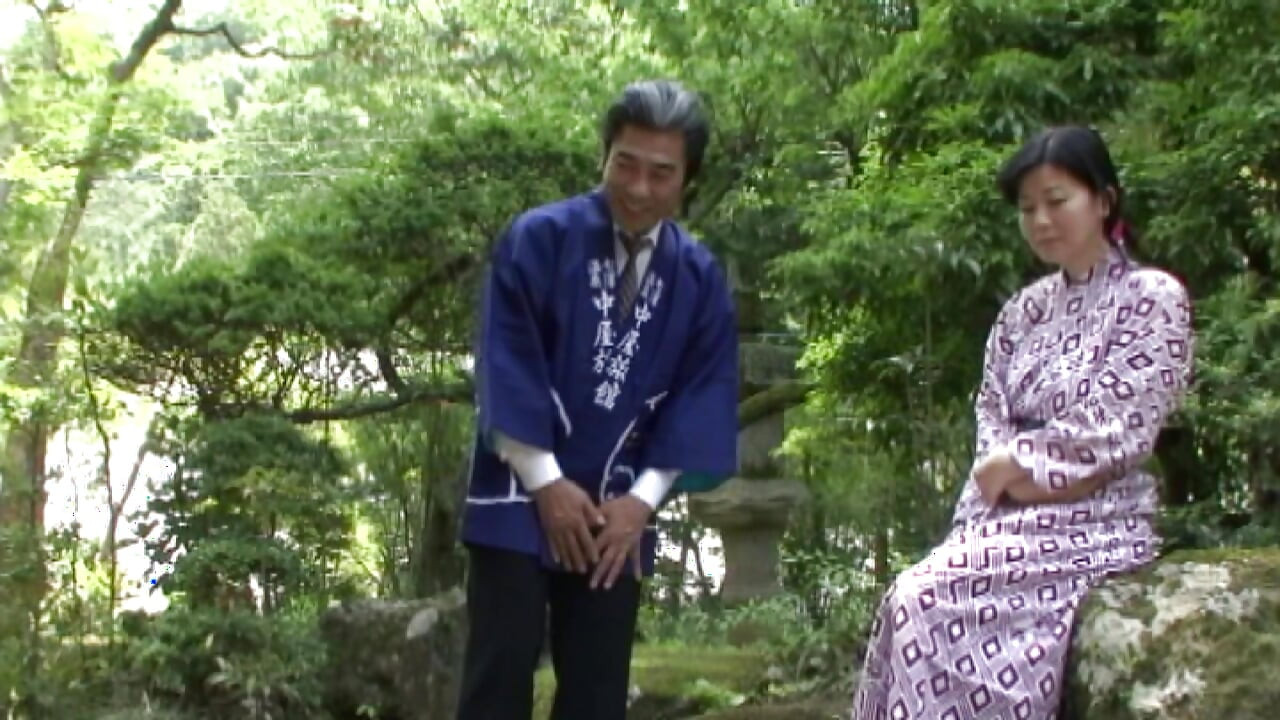 P145F04 A seductive erotic drama featuring a seductive widow proprietress at a peaceful hot spring inn.