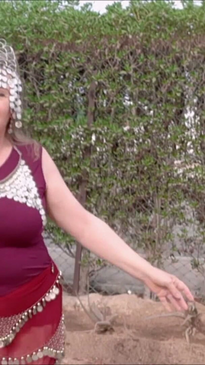 MariaOld milf with huge tits dance in oriental style | Clip 1