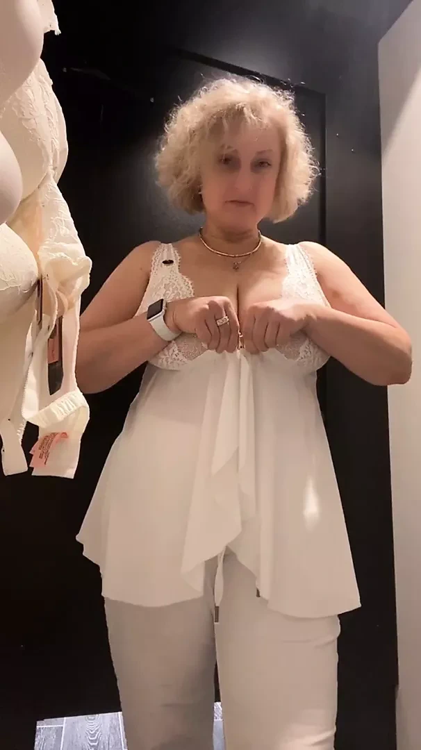 We will  do it together! Let us go to the fitting room!