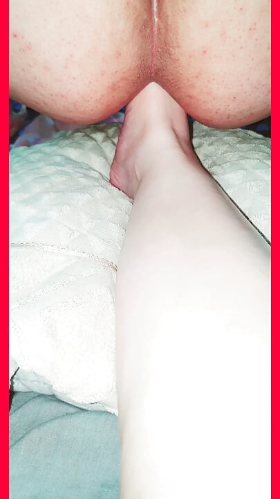 Să-mi trag pe picior în timp ce-mi bag piciorul adânc în curul lui larg Arabian Mistress Wife Domination Step