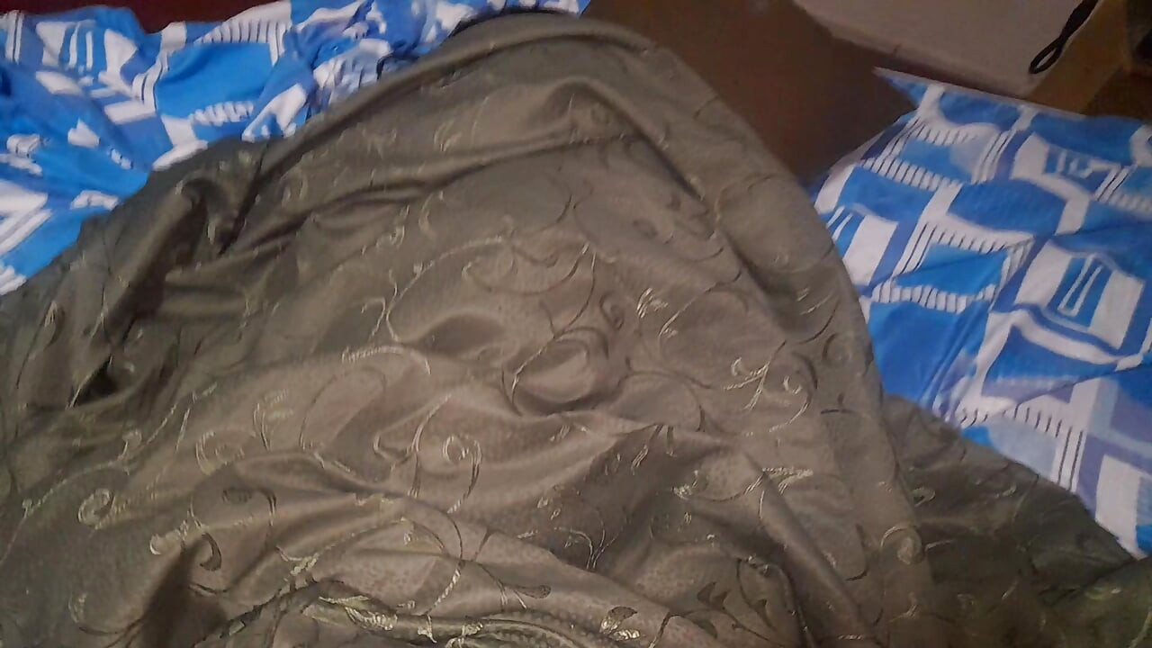 พวกเขาจับกูบนเตียงได้