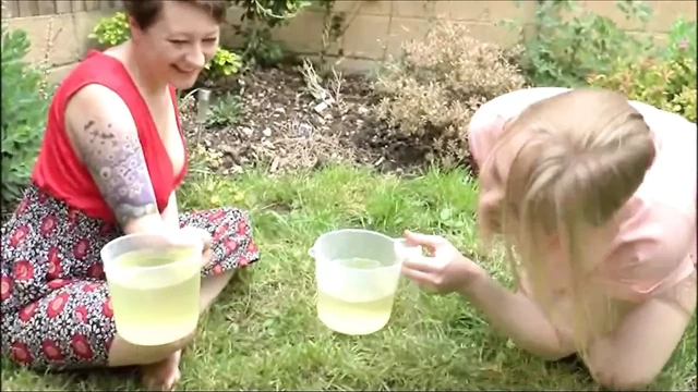 Конкурс писающих на шлюху II