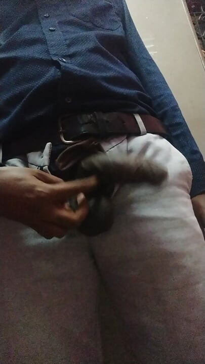 Tamil10inches BBC Who Wanna Play This Living Guitar