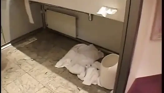 Очень сексуальную брюнетку с круглой жопой дрючили в видео от первого лица