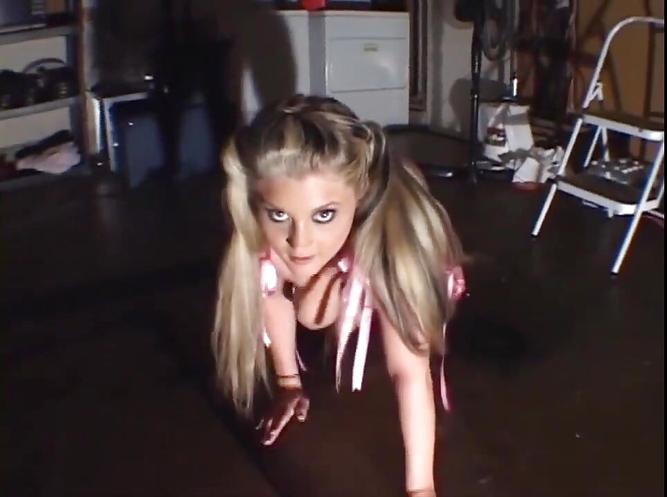 A young ass ready for anal fuck!