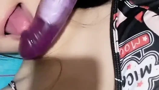 Japon kız mastürbasyon yapıyor ve fışkırtıyor