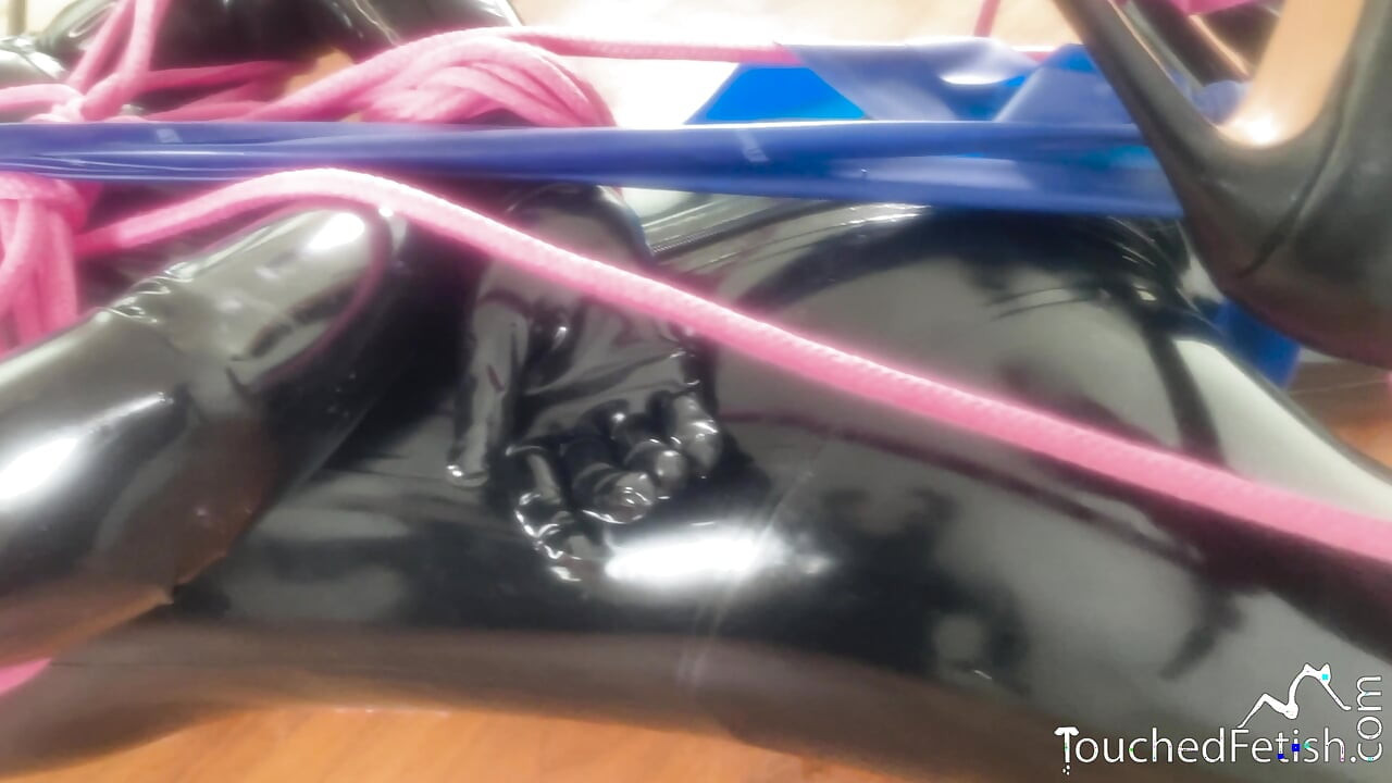 Touchedfetish - gumowa i lateksowa para fetysz - BDSM - Dyscyplina Bondage