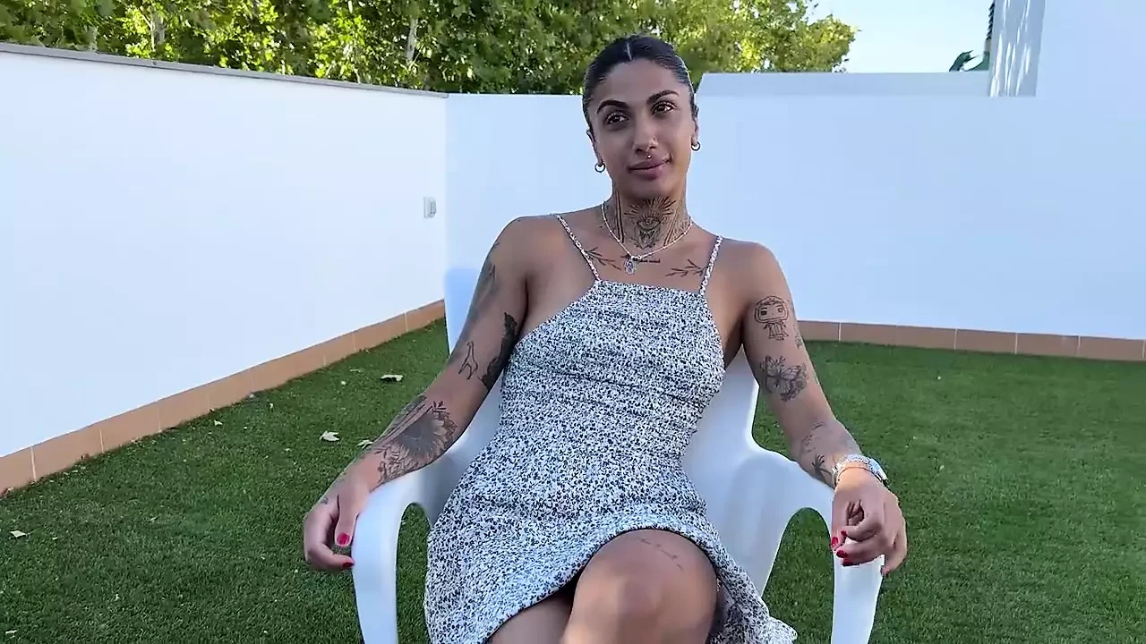 Sexy Valeria Del Rio teases and ends up having sex with 2 dudes!