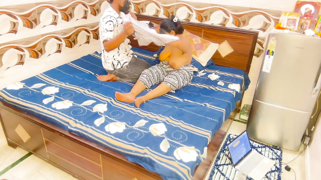 زوج دسی اولین بار سکس هاردکور در اتاق هتل