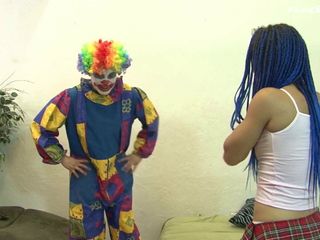 Ashley Lovebug - Clowns-Porno