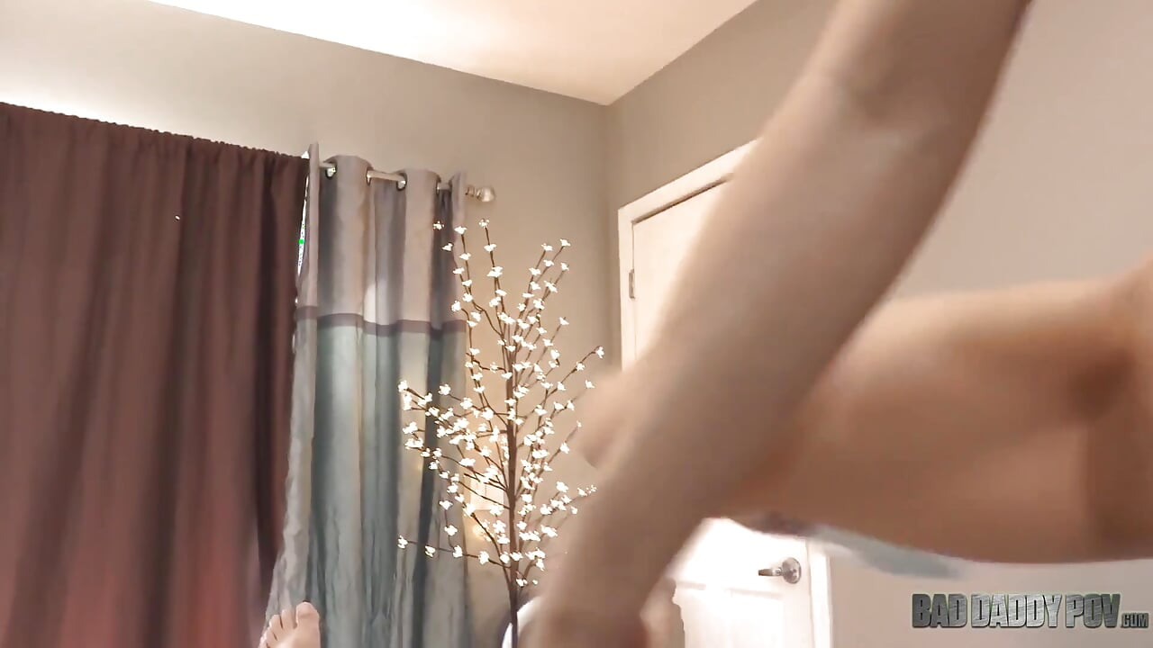 Bad POV - Stepdaughter's Shocking Discovery, He Caught Him Masturbating to Her Photosmily!