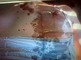 Cumshot khổng lồ trên cận cảnh núm vú của người bạn (hơn 13 lần bắn)