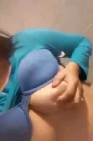 Sexy boobs show by asian