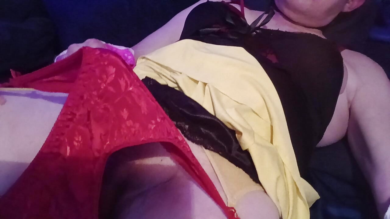 I just love to play in panties.