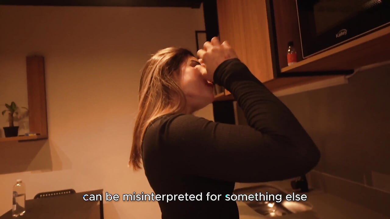 Min styvdotter suger på mig medan vi tittar på film! Papuchizz - Carolina Agudelo