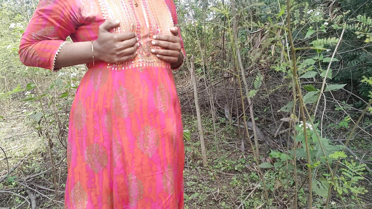 Гарячий роман студента коледжу на відкритому повітрі