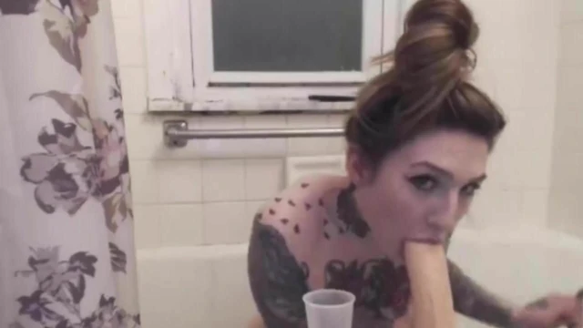 Home D20 - Spit and pee games