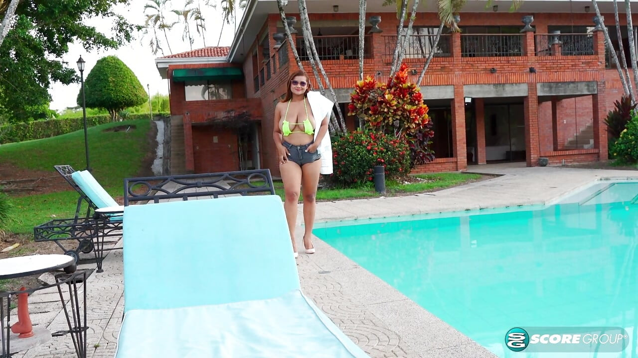 Jenn's poolside big tits, big ass and dildo fuck show