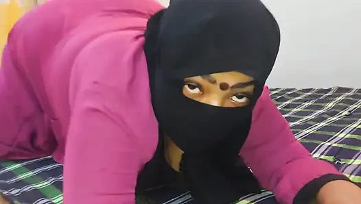 Ibu tiri hot arab saudi dengan pantat bahenol dan pantat bahenol!