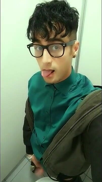 Teen Pisses 5 Times at the Public Toilets in One Day Challenge