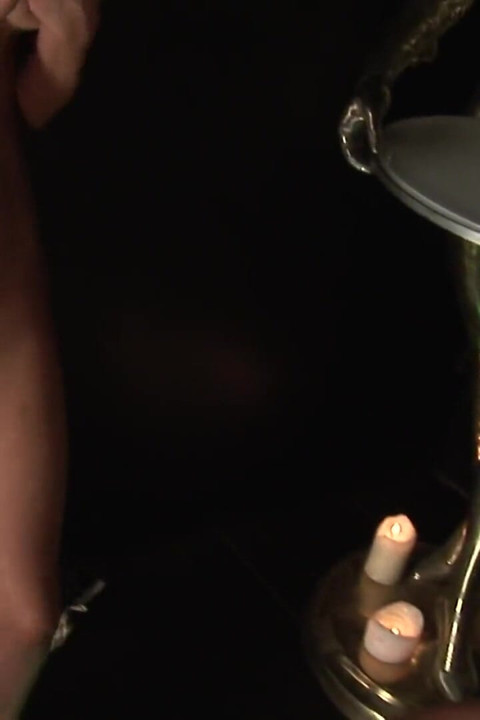 Sürtük ikiz bayanlarla harika üçlü seks