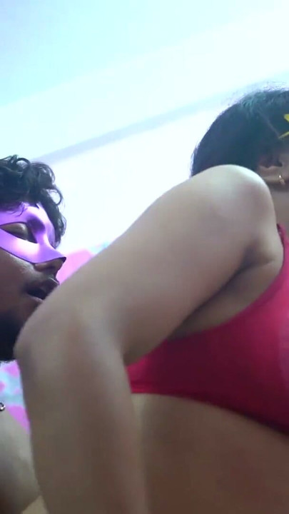 Tetas grandes tía Sonia se coge con su hijastro apretadito | Clip 2