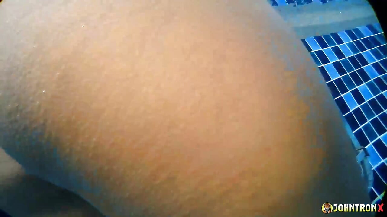 JohnTronX - Underwater fuck with a hot Asian amateur babe