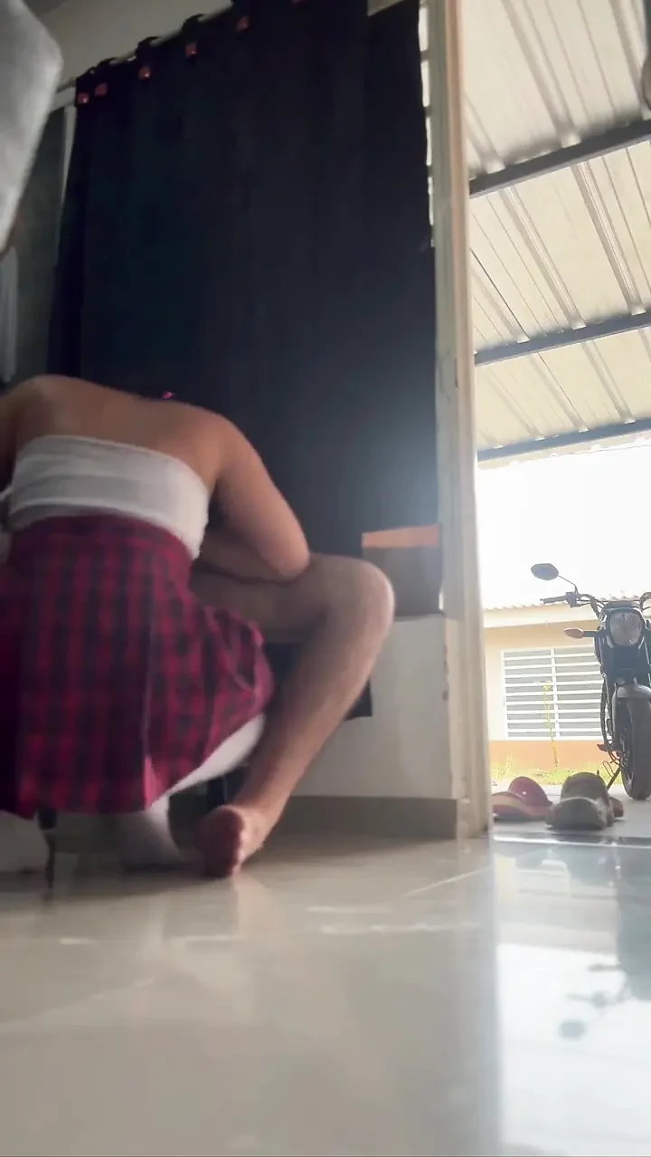 Siswi nakal ini pak gurunya supaya lulus ujian